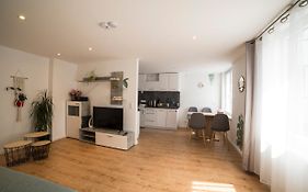Schöne Ferienwohnung 54 m², Zentrumsnah, Kingbett